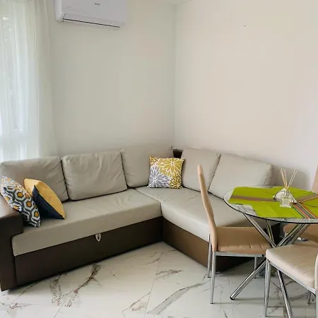Sea Star Apartment *